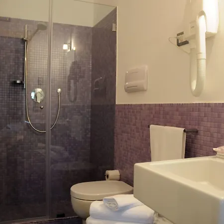 Hotel Del Lauro 4*