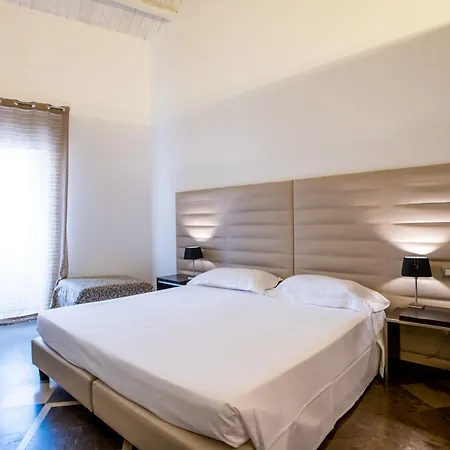 Hotel Del Lauro 4*
