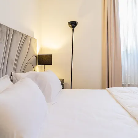 Del Lauro 4*