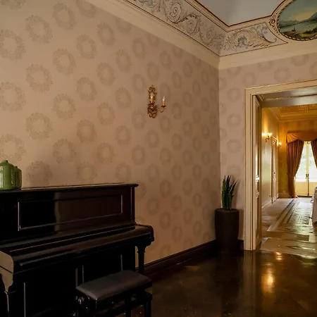 Hotel Del Lauro 4*